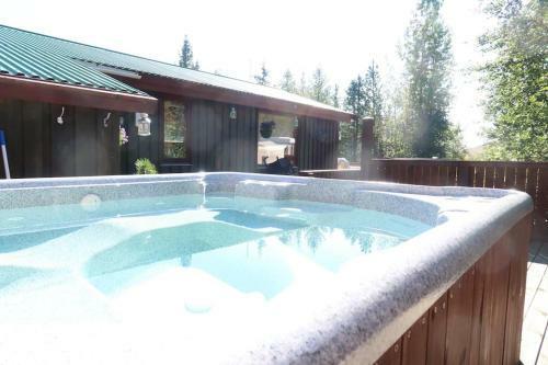 Cottage With Hot Tub In Beautiful Surroundings