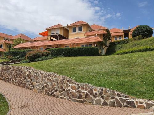 River Lux Apartman Dunaszentmikl�s