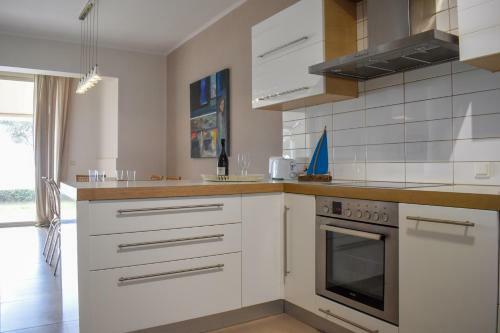 Apartamento Avia Holiday Home 2