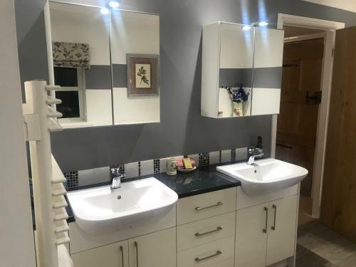 The Master Suite, Enjoy The Countryside In Style