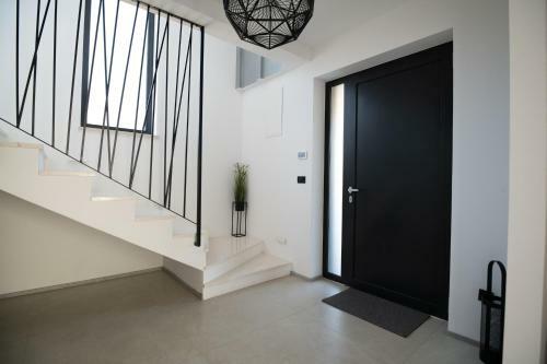 Villa Lea With Sea View Only 1.5 Km From The Beach