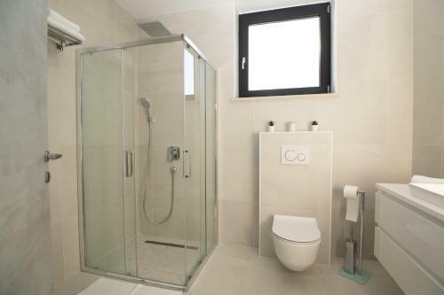 Villa Lea With Sea View Only 1.5 Km From The Beach