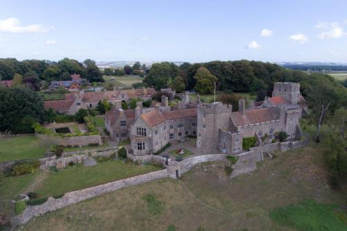 Lodge Lympne Castle Cottages