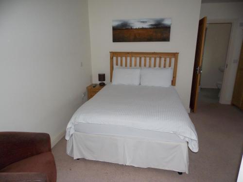 Lodge Canons Court Mews