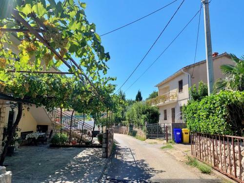 Apartments With A Parking Space Cizici, Krk - 19214