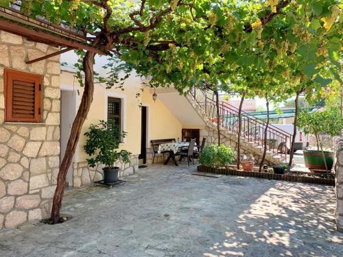 Apartments With A Parking Space Cizici, Krk - 19214