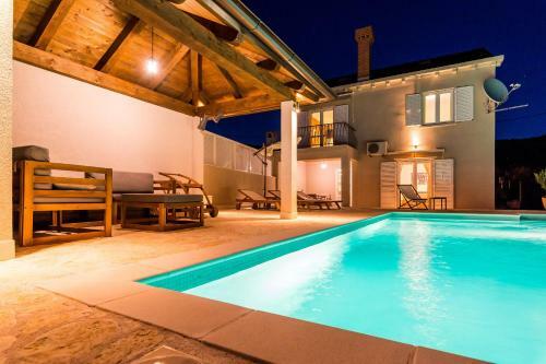 Villa Doli - Lovely Holiday Home With Private Pool