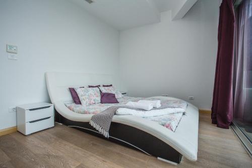 Apartment Status 6