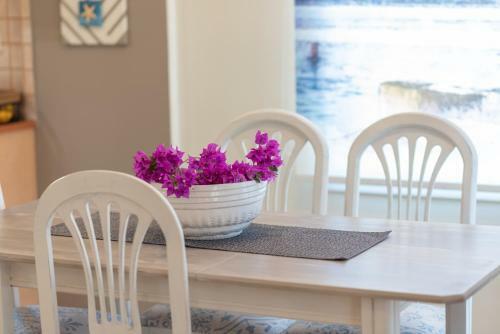 Mema's Home -2 Bedrooms- With Stunning Sea View