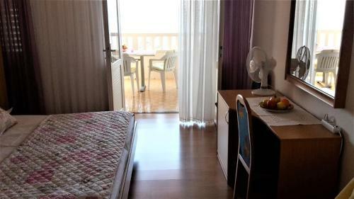 Hostal Guest House Fenix Brela