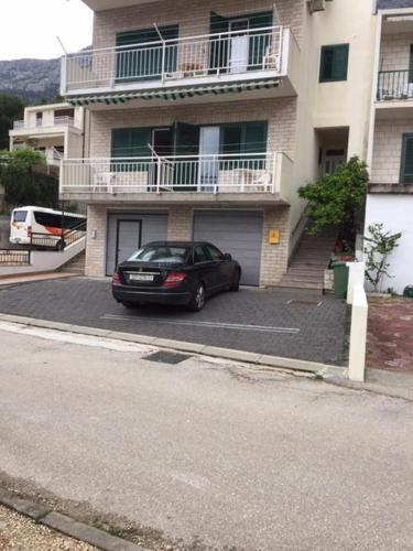 Apartments With A Parking Space Brela, Makarska - 17371