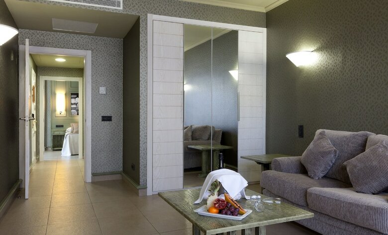 Hotel Col�n Guanahan� Adults Only