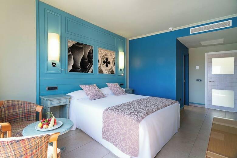 Hotel Col�n Guanahan� Adults Only