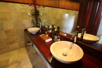 Hotel Kupu Kupu Barong Villas & Tree Spa