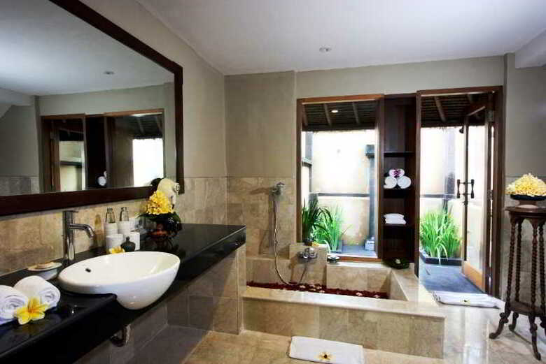 Hotel Kamandalu Resort & Spa