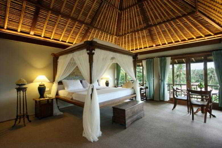 Hotel Kamandalu Resort & Spa