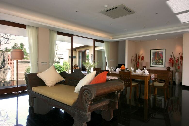 Hotel Kamandalu Resort & Spa