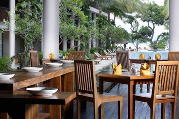 Hotel The Oasis Beach Benoa Bali