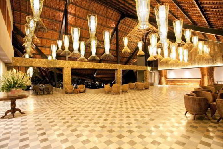 Hotel The Oasis Beach Benoa Bali