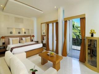 Hotel The Oasis Beach Benoa Bali