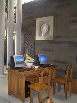 Hotel The Oasis Beach Benoa Bali