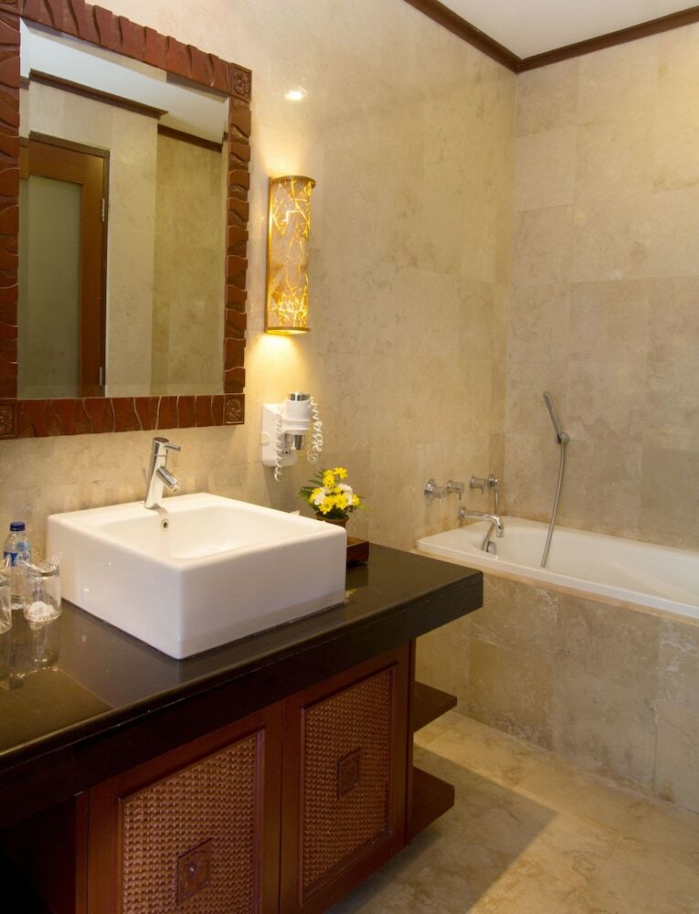 Hotel Grand Balisani Suites