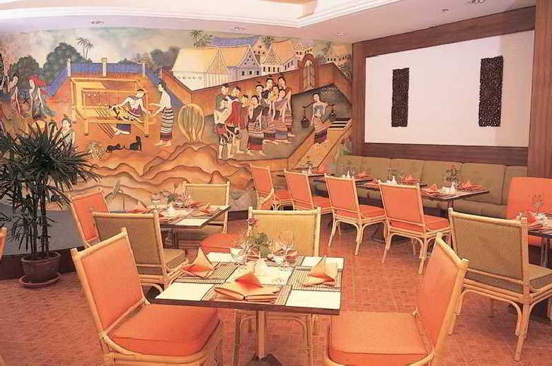 Amora Hotel Tapae Chiang Mai