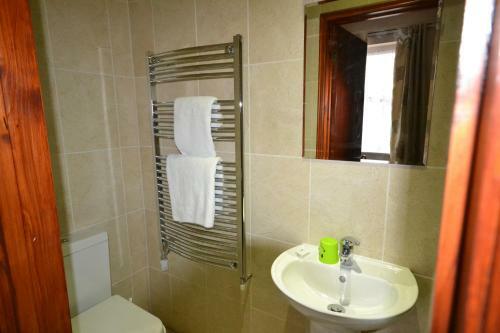 Hostal Airport Guest House