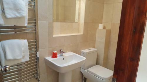 Hostal Airport Guest House