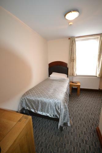 Hostal Airport Guest House