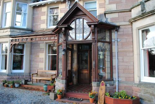 Hostal Chrialdon House