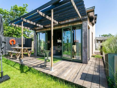 Homey Bungalow In Callantsoog With Terrace
