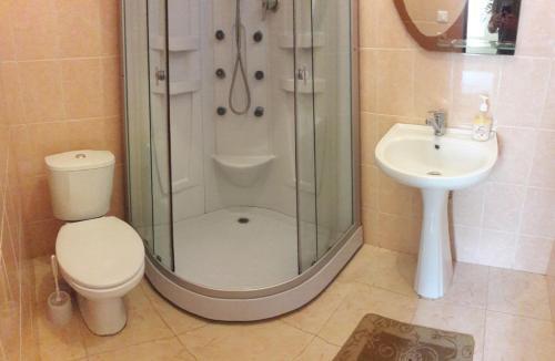 Hostal Guest House On Ardzinba 215