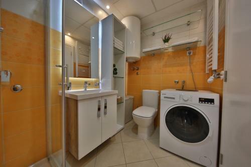 Cathy 5 Star Supreme Apartment