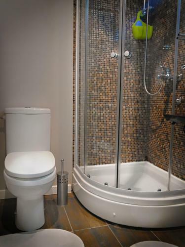 Banshill Apartment