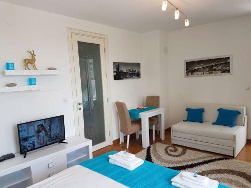 True Blue Apartment Belvile