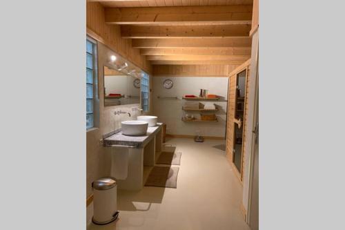 Karibu De Stallen (met Sauna En Stoom Douche)
