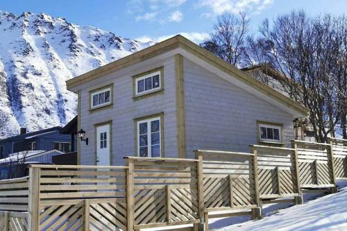 Brenna Cabin