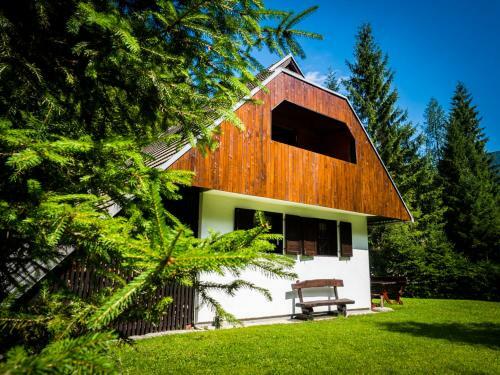 Po?itni?ka Hi?a Radovna