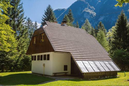 Po?itni?ka Hi?a Radovna