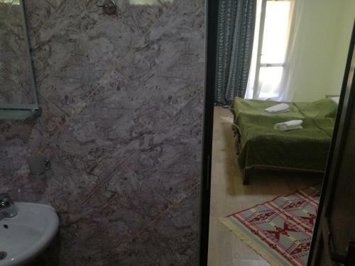 Hostal Dali Kaldanis Guest House