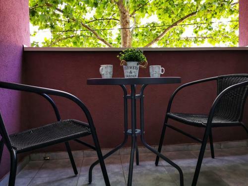 Cozy Corner Apartments - Free Parking & Wi-fi