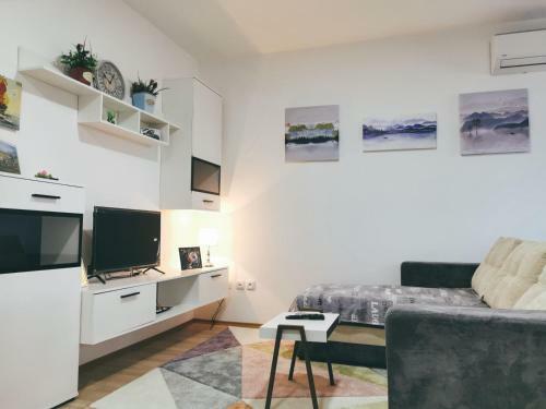Cozy Corner Apartments - Free Parking & Wi-fi