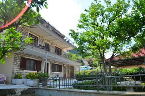 Nikola Lux Apartments