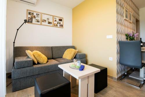 Apartmaji Banonia " Jutranja Zarja "