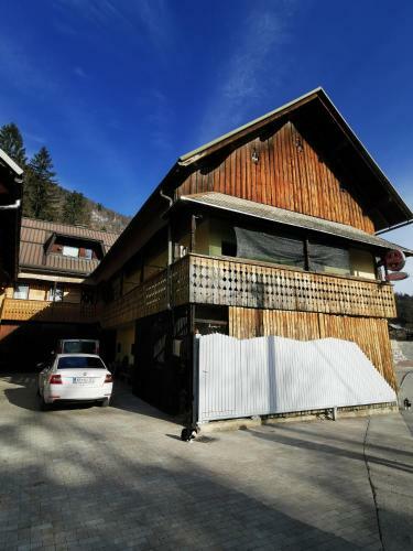 Hostal Slovenian Traditional Guest House