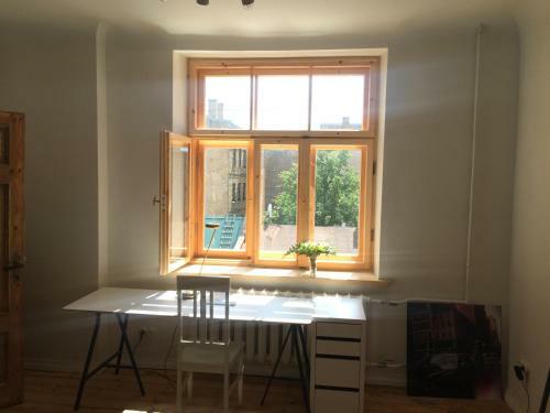 Sunrise Apartment In The Quiet Centre