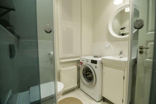 Renovated Apartment In Riga Center