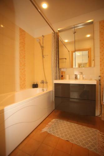 Cozy Home Apartment Kaivas, Free Parking, Self Check-in