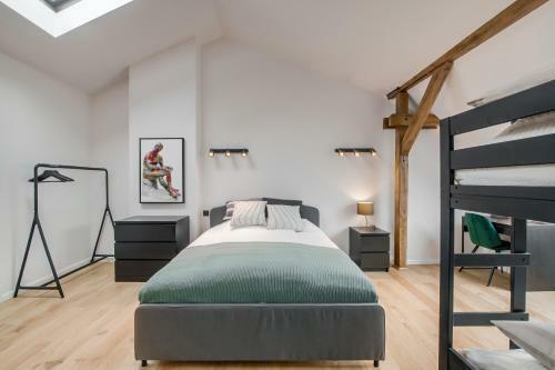 Apartamento Big Design Apt - Sleeps 12 - Best Location